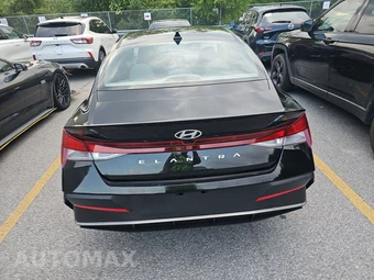 2026 Hyundai Elantra SEL Sport - miniatura 5