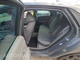 2026 Hyundai Elantra SEL Sport - miniatura 10
