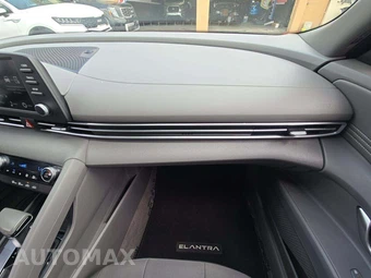 2026 Hyundai Elantra SEL Sport - miniatura 16