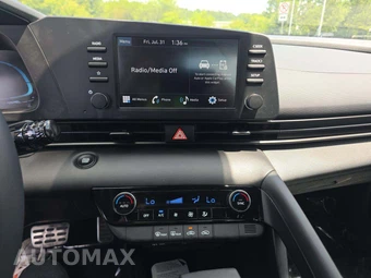 2026 Hyundai Elantra SEL Sport - miniatura 10