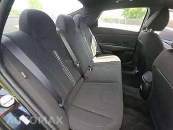 2026 Hyundai Elantra SEL Sport - miniatura 16