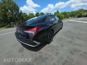 2026 Hyundai Elantra SEL Sport - miniatura 3