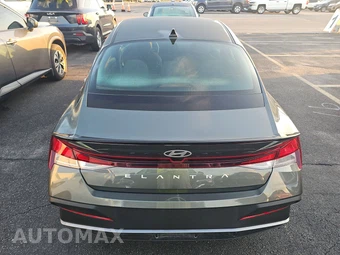 2026 Hyundai Elantra SEL Sport - miniatura 5