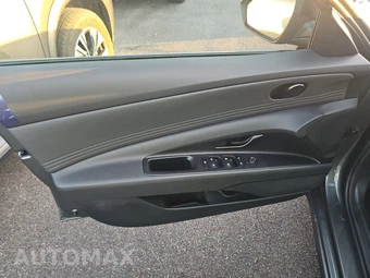 2026 Hyundai Elantra SEL Sport - miniatura 9