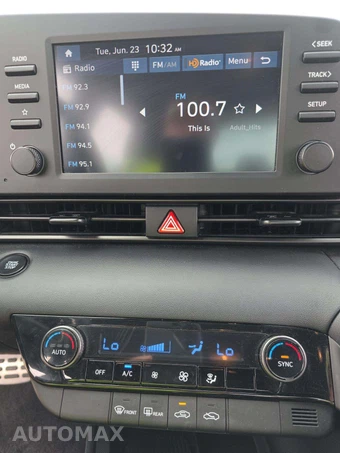 2026 Hyundai Elantra SEL Sport - miniatura 7