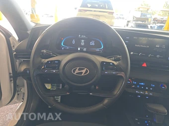 2026 Hyundai Elantra SEL Sport - miniatura 10