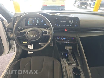 2026 Hyundai Elantra SEL Sport - miniatura 11