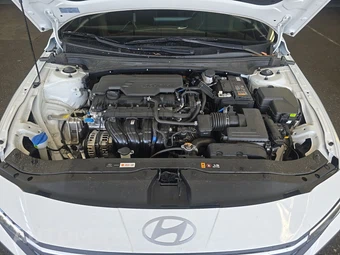 2026 Hyundai Elantra SEL Sport - miniatura 15