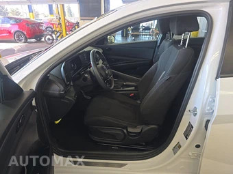 2026 Hyundai Elantra SEL Sport - miniatura 7
