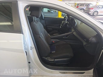 2026 Hyundai Elantra SEL Sport - miniatura 8