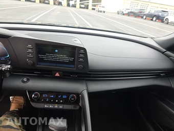2026 Hyundai Elantra SEL Sport - miniatura 17