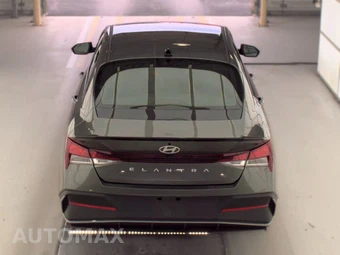 2026 Hyundai Elantra SEL Sport - miniatura 6