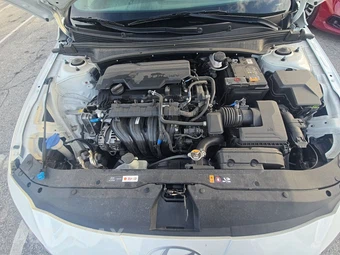 2026 Hyundai Elantra SEL Sport - miniatura 15