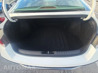 2026 Hyundai Elantra SEL Sport - miniatura 16