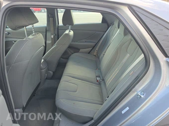 2026 Hyundai Elantra SEL Sport - miniatura 13