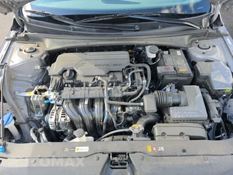 2026 Hyundai Elantra SEL Sport - miniatura 15