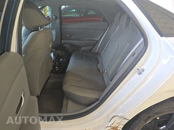 2026 Hyundai Elantra SEL Sport - miniatura 13