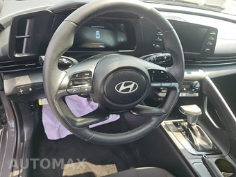 2026 Hyundai Elantra SEL Sport - miniatura 10