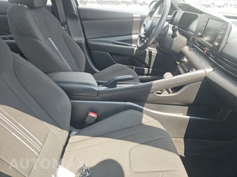 2026 Hyundai Elantra SEL Sport - miniatura 8