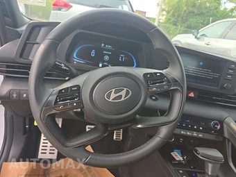 2026 Hyundai Elantra SEL Sport - miniatura 10