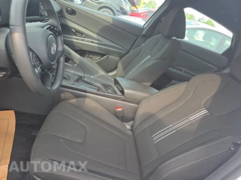2026 Hyundai Elantra SEL Sport - miniatura 7