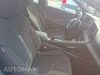 2026 Hyundai Elantra SEL Sport - miniatura 8