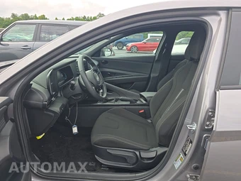 2026 Hyundai Elantra SEL Sport - miniatura 13