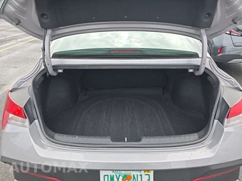 2026 Hyundai Elantra SEL Sport - miniatura 23