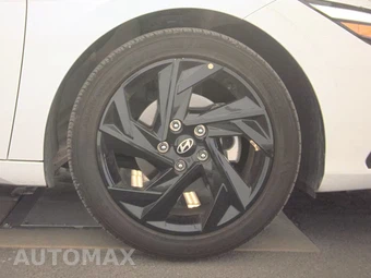 2026 Hyundai Elantra SEL Sport - miniatura 10