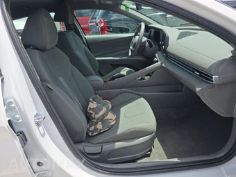 2026 Hyundai Elantra SEL Sport - miniatura 14