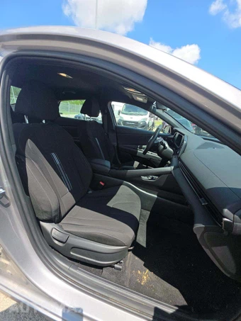 2026 Hyundai Elantra SEL Sport - miniatura 15