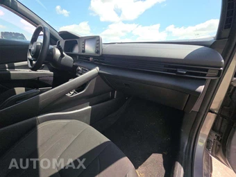 2026 Hyundai Elantra SEL Sport - miniatura 16