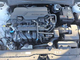 2026 Hyundai Elantra SEL Sport - miniatura 15