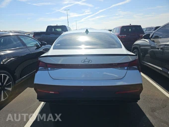 2026 Hyundai Elantra SEL Sport - miniatura 5