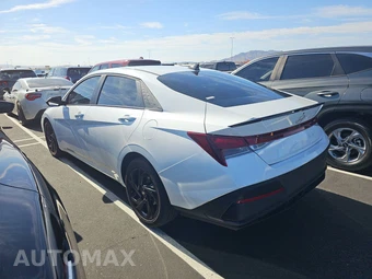 2026 Hyundai Elantra SEL Sport - miniatura 6