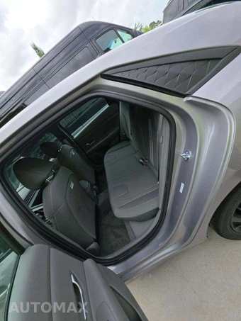 2026 Hyundai Elantra SEL Sport - miniatura 13