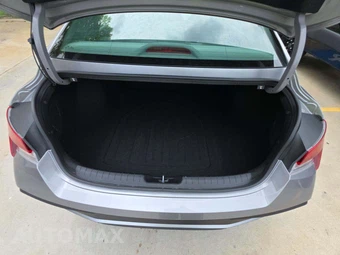 2026 Hyundai Elantra SEL Sport - miniatura 14