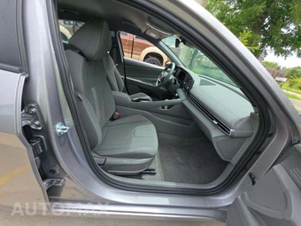 2026 Hyundai Elantra SEL Sport - miniatura 18
