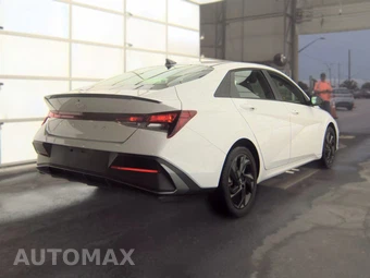 2026 Hyundai Elantra SEL Sport - miniatura 5