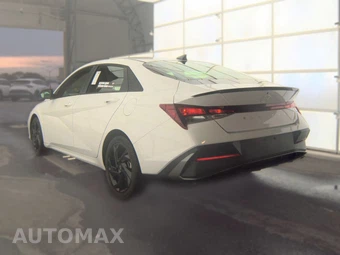 2026 Hyundai Elantra SEL Sport - miniatura 8