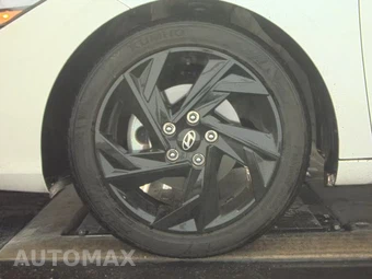 2026 Hyundai Elantra SEL Sport - miniatura 9
