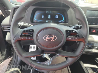 2026 Hyundai Elantra SEL Sport - miniatura 10