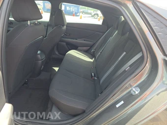 2026 Hyundai Elantra SEL Sport - miniatura 13