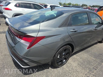 2026 Hyundai Elantra SEL Sport - miniatura 4