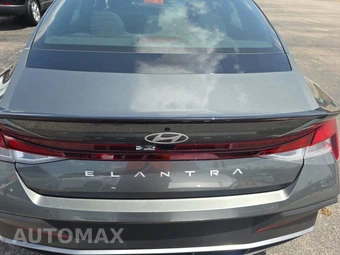 2026 Hyundai Elantra SEL Sport - miniatura 5