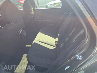 2026 Hyundai Elantra SEL Sport - miniatura 13