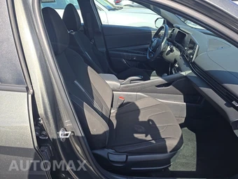 2026 Hyundai Elantra SEL Sport - miniatura 8