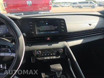 2026 Hyundai Elantra SEL Sport - miniatura 11