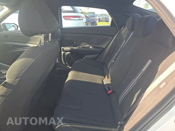 2026 Hyundai Elantra SEL Sport - miniatura 19