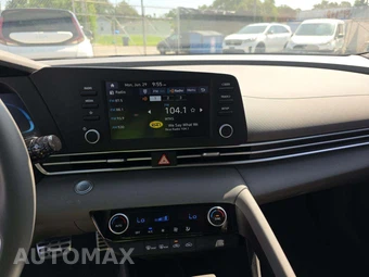 2026 Hyundai Elantra SEL Sport - miniatura 10